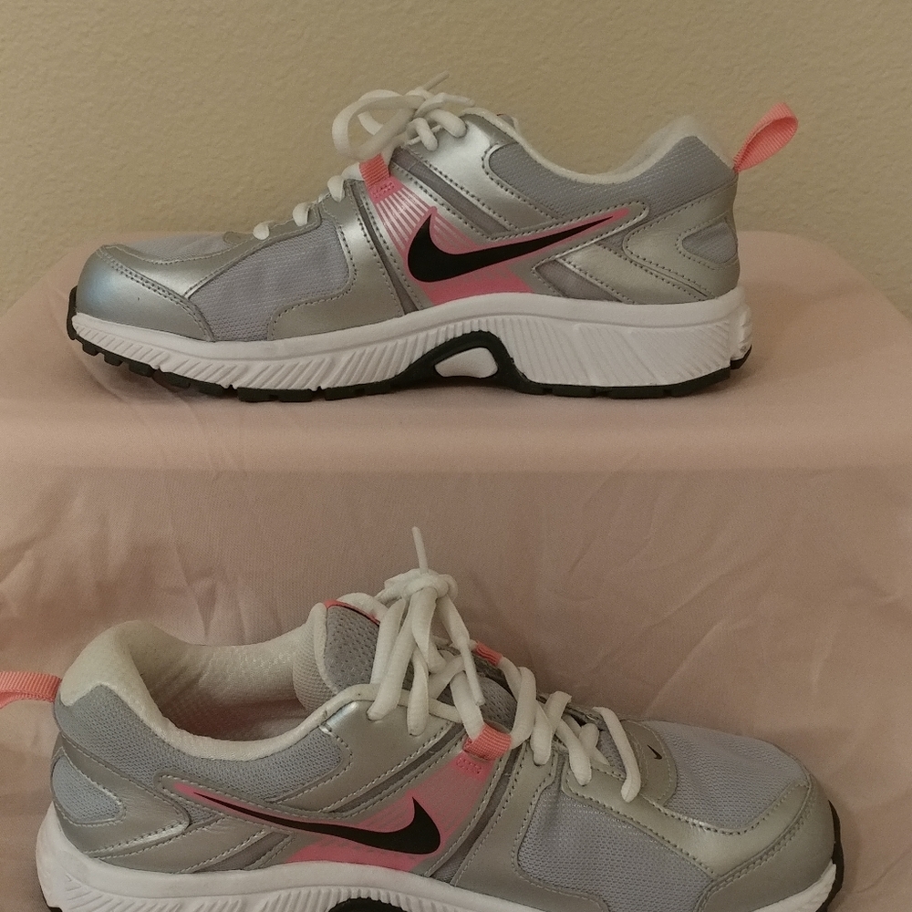 Women's Nike size 8